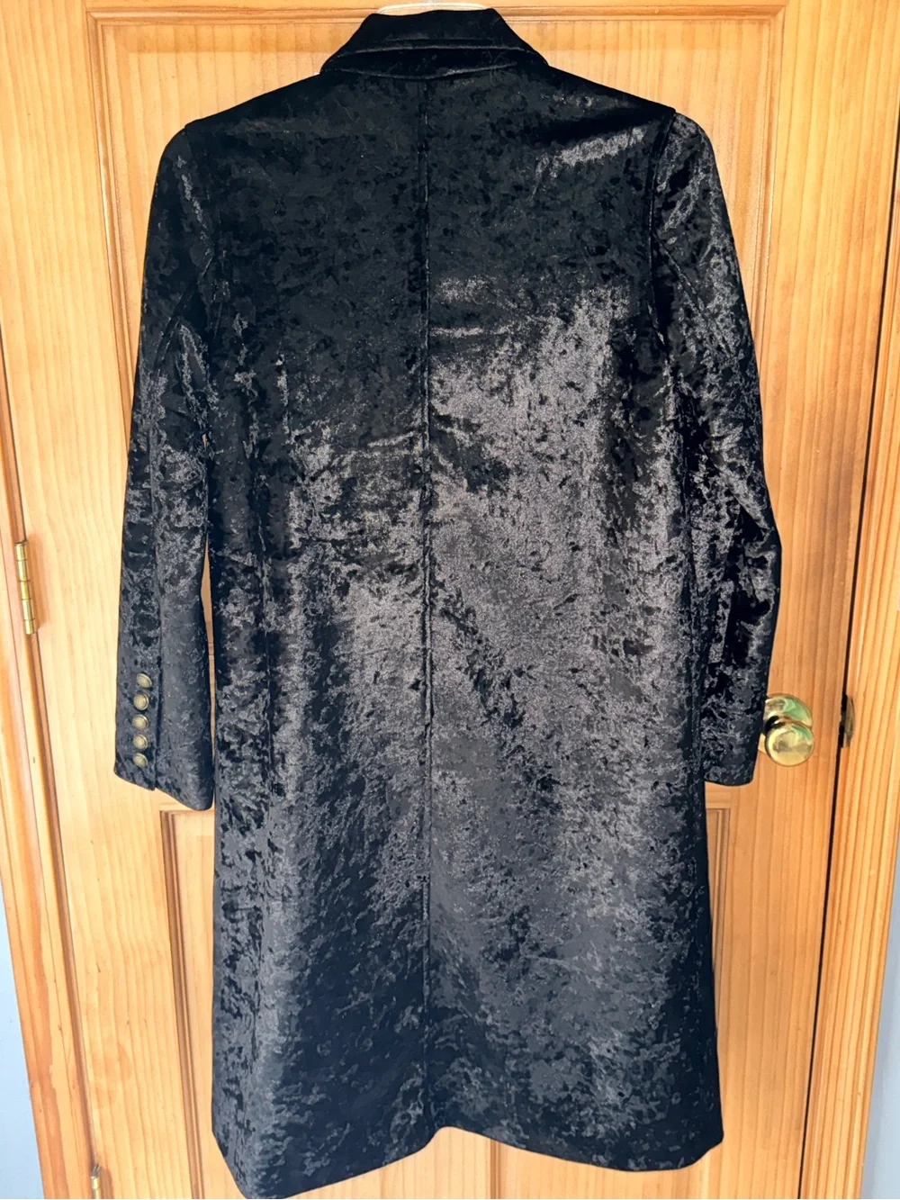 Fate Women’s Double-Breasted Black Crushed Velvet Trench Coat-M-EC